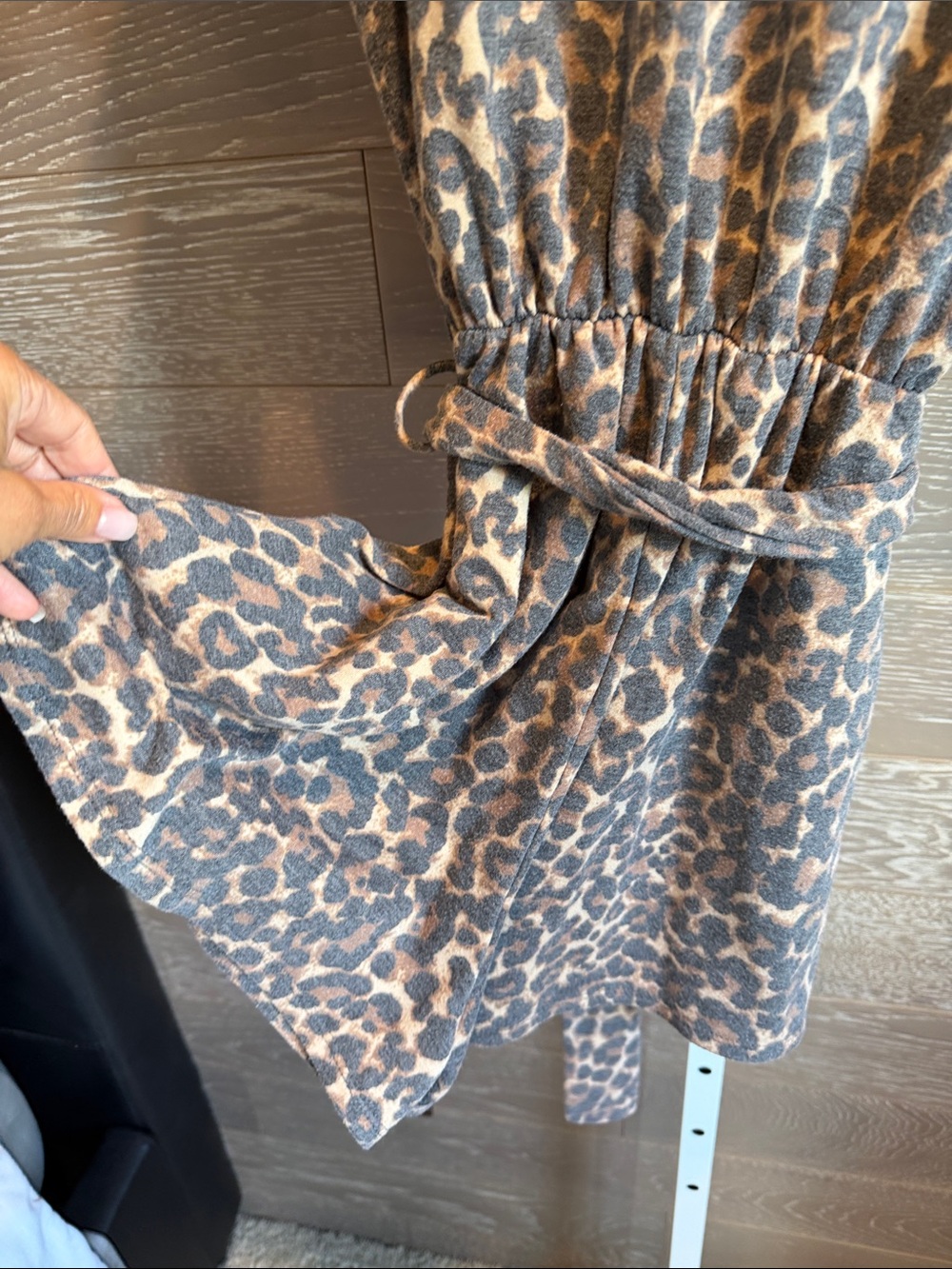 Leopard Print Romper - Picture 7 of 8